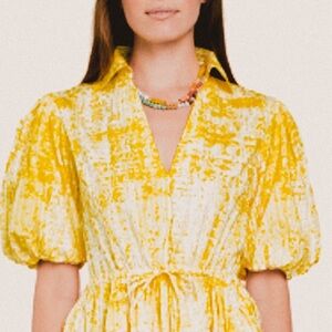 Olivia James the label yellow white collared drawstring hem top size small